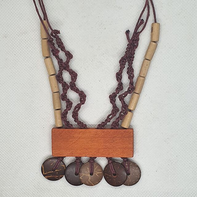 Collier amulette orange